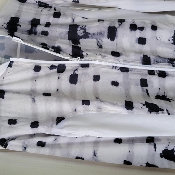 Lululemon Black And White Jacket NWT - Picture 4 of 6